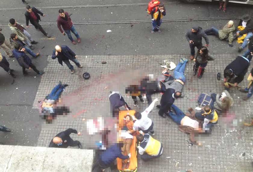 Serangan pengeboman berani mati yang menggemparkan kawasan beli-belah Istanbul pada Sabtu. - Foto Twitter Murat Bulut