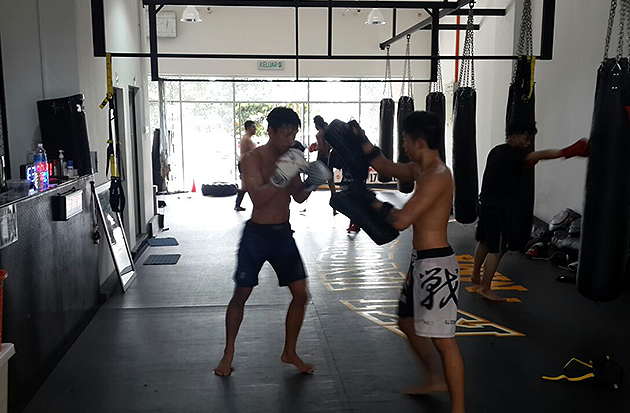 Former MIMMA featherweight champion and ONE fighter Keanu Subba doing some pad work drills at Klinch MMA gym. - Klinch MMA Facebook pic