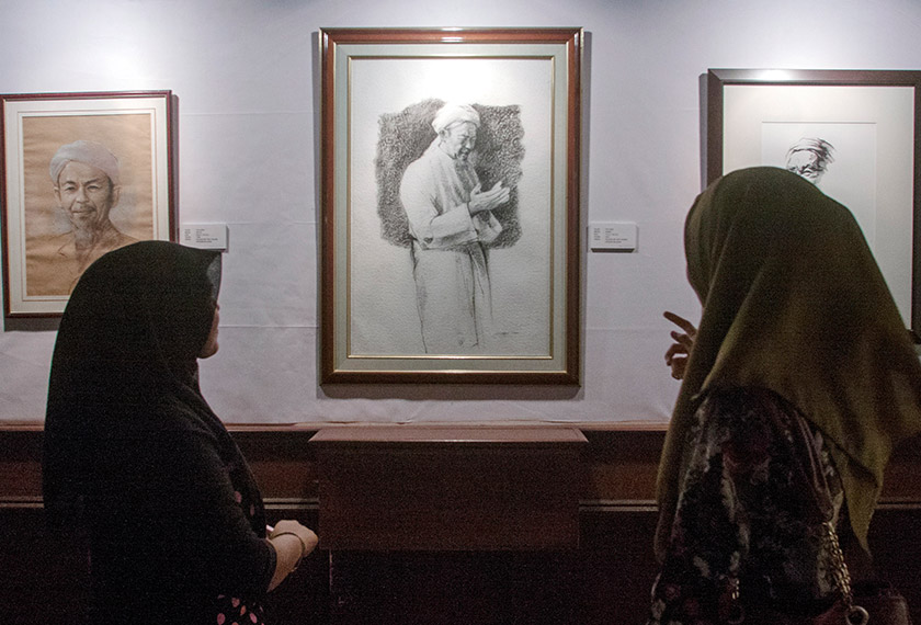 Pameran seni 'Kugha-Kugha Kleatea' berlangsung di Muzium Negeri Kelantan sehingga 16 April ini. - Foto Bernama