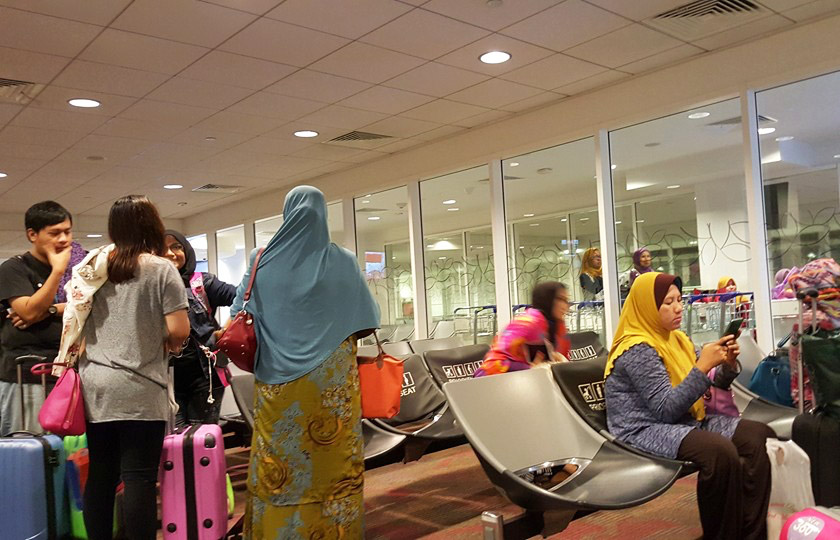 Ada penumpang yang hanya diberitahu tentang pembatalan penerbangan di balai berlepas - Foto Facebook