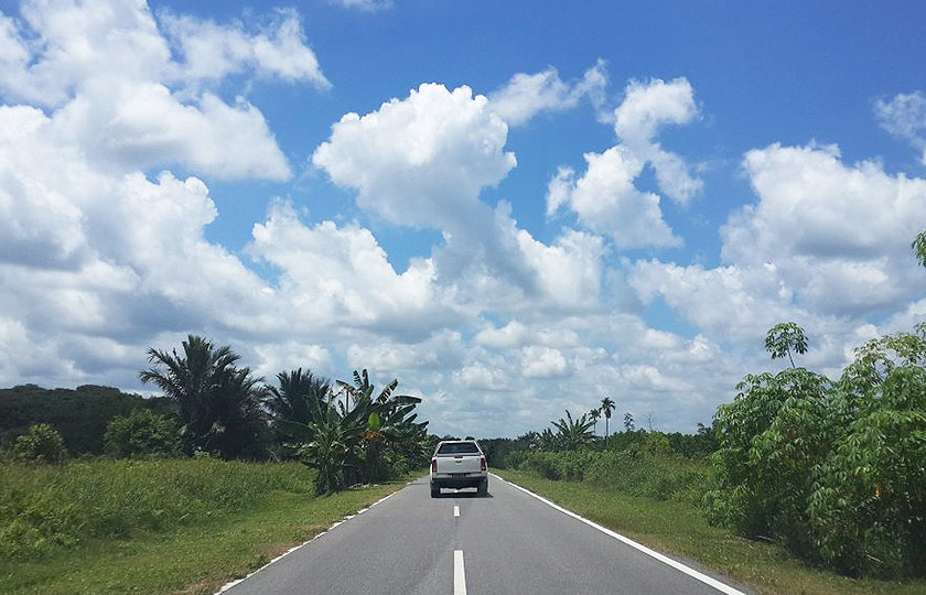 Disebabkan faktor geologi dan kawasan yang begitu luas di Sarawak, isu perhubungan masih menjadi cabaran kepada penduduk