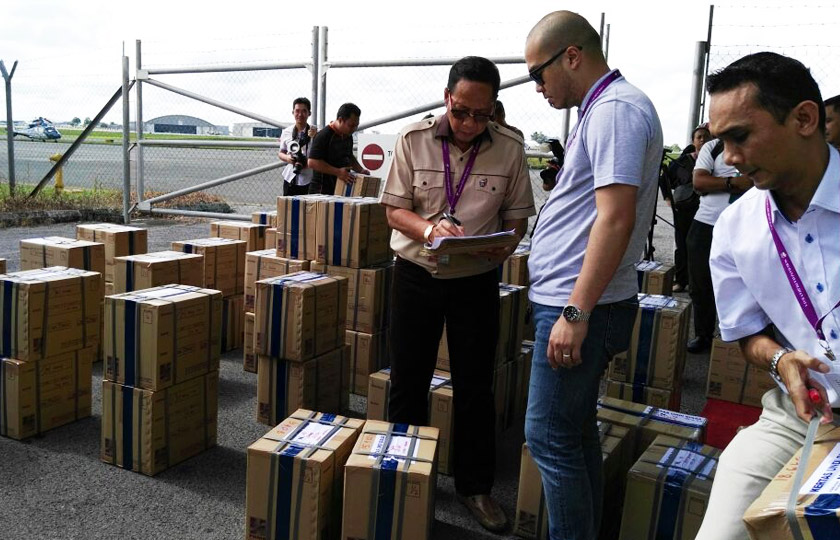 elain helikopter, dua buat pesawat Fix Wing atau pesawat ringan turut digunakan.