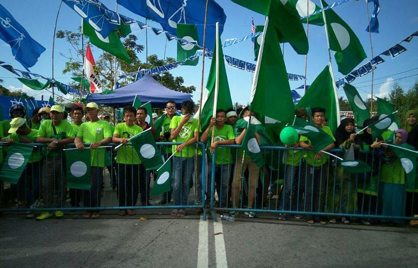 Pembangkang pada kali ini banyak memainkan isu-isu nasional yang tidak ada kena mengena dengan pembangunan negeri Sarawak.