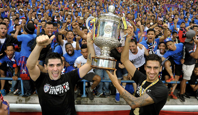 JDT's Jorge Rolandopereyra Diaz (left) with teammate Juan Marin Lucero celebrating their win after JDT's 2-1 victory over PKNS FC at the Shah Alam Stadium. - BERNAMApic