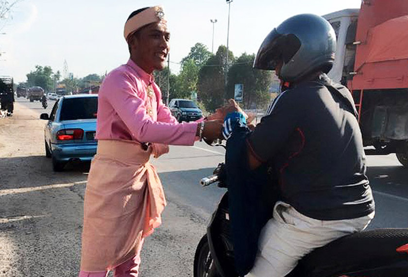 Nor Hamidi akan mengagihkan sarapan percuma selama seminggu.Foto/FB D'Rias Bridal