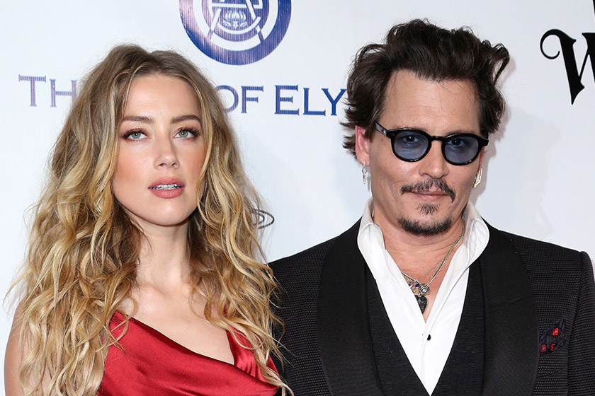 Depp (kanan) dilarang dari mendekati isterinya, Amber Heard (kiri).