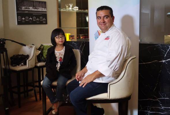 Buddy Valastro tersentuh melihat kesungguhan Leah Choy yang berusia tujuh tahun untuk membuat dan menjual cupcake. 