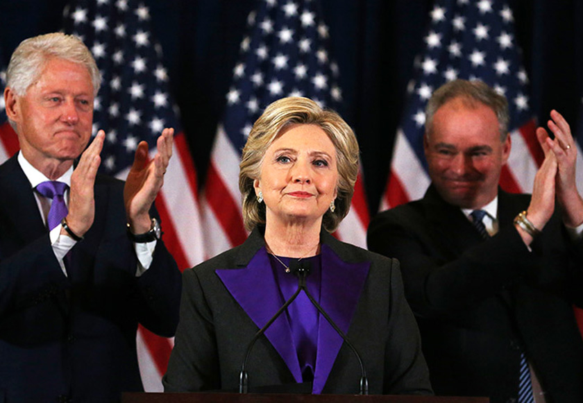 Hillary Clinton akhirnya terpaksa menerima hakikat tidak dapat berada di kerusi nombor satu Amerika Syarikat. - Gambar fail