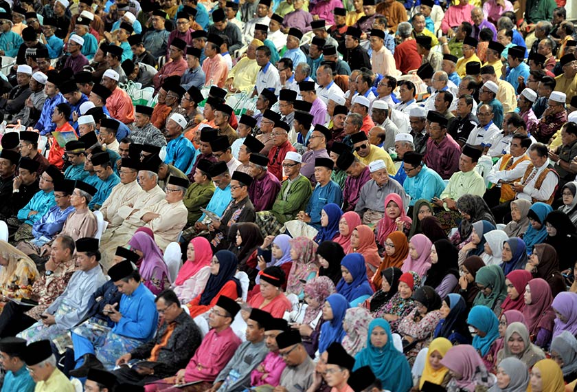 Part of the 2,000 Muslims attending the Maal Hijrah celebration at the Dewan Sukan Datuk Amar Stephen Kalong Ningkan in Betong, Sarawak. - BERNAMApic