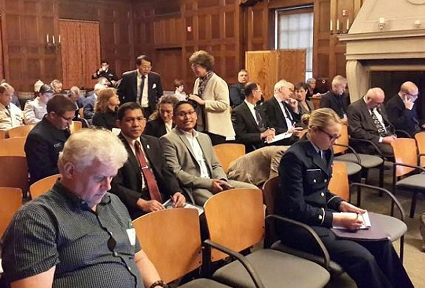 Prof Hazmi menghadiri seminar tersebut di Kolej Bowdoin Brunwsick di Maine, AS.