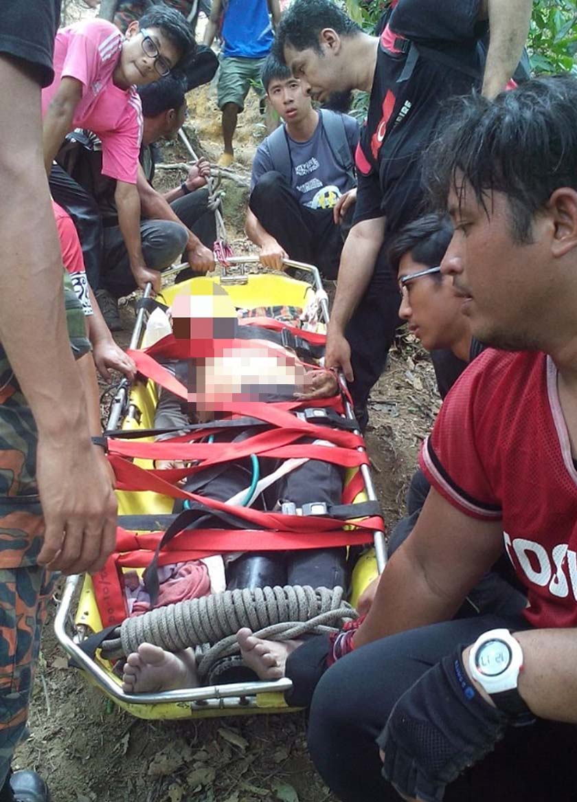 Mangsa mengalami kecederaan parah di kepala dan mayatnya dibawa ke Hospital Kuala Lumpur untuk bedah siasat. - Twitter/@bombaJPBM