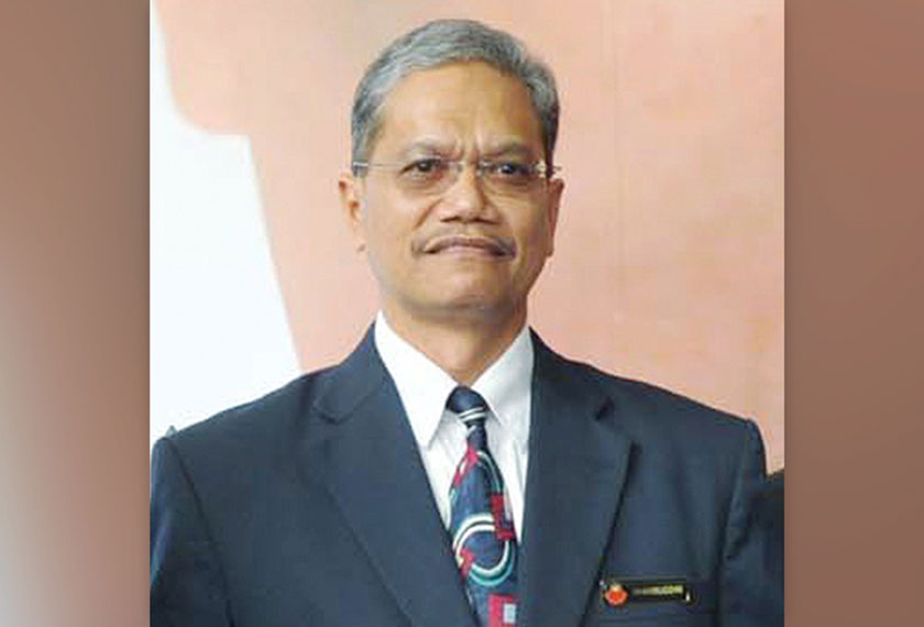 Datuk Dr Shahruddin Md Salleh yang ditamatkan perkhidmatan serta-merta.