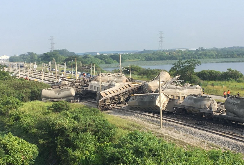 There were no casualties in the incident which occurred at 3:43 am as the 41 train carriages were not carrying passengers. -Twitter Bernama