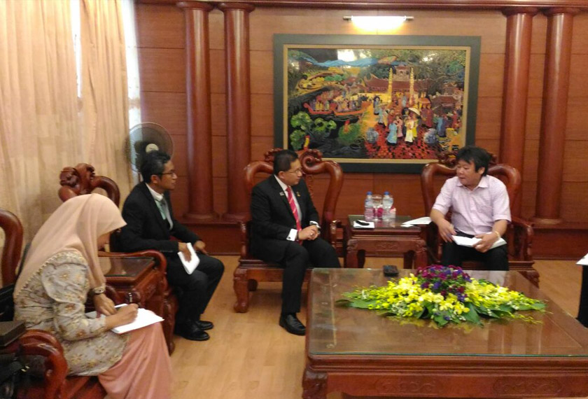 Ketua Pengarah Bahagian Kerjasama Antarabangsa, Kementerian Pertanian dan Pembangunan Luar Bandar Vietnam, Tran Kim Long di Hanoi