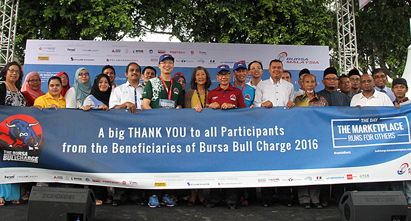 Representatives of the beneficiaries of the Bursa Bull Charge 2016. - Astro AWANI/Syamim Hasni