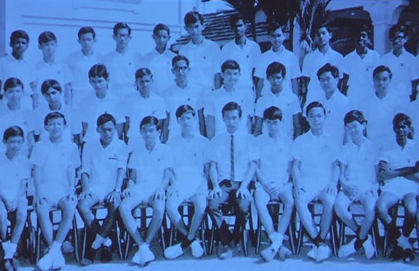 Mereka merupakan antara para pelajar yang melalui proses pengajaran dan pembelajaran yang sepenuhnya dalam Bahasa Inggeris - Astro AWANI / Harits Asyraf Hasnan