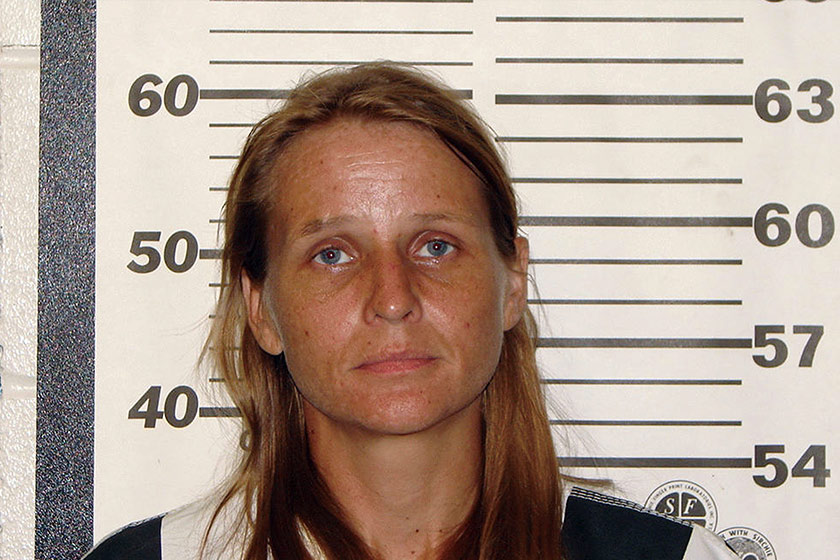 Si ibu dari neraka Rebecca Raud, 39, ditahan oleh pihak polis Ozark Country berhubung jenayah yang dilakukannya terhadap Savannah Leckie, anak perempuannya. - Foto AP