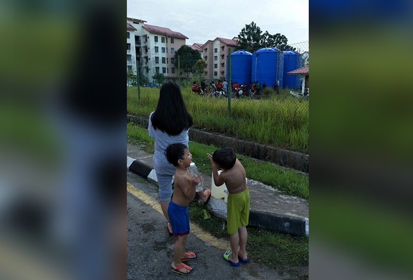 Penduduk terpaksa bergelut dengan gangguan bekalan air sejak semalam