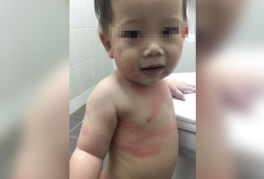 Norseila memberi anaknya susu jenama sama tanpa memberi sebarang makanan lain kerana gusar kejadian sama akan berulang. - Foto Norseila Nawi