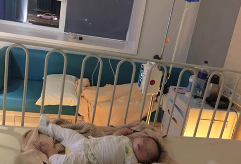 Norseila yang menetap di Setia Alam, Selangor terpaksa membeli sekotak susu di sebuah kedai serbaneka terkemuka. - Foto Norseila Nawi