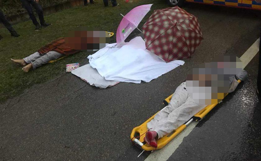 Tiga mangsa termasuk seorang lelaki dan seorang wanita dewasa sudah meninggal dunia akibat tersepit di tempat duduk hadapan.