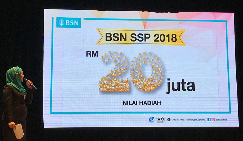 Jumlah keseluruhan ganjaran Cabutan Bank Simpanan Nasional (BSN) Sijil Simpanan Premium (SSP) tahun depan dinaikkan kepada RM20 juta, peningkatan RM3.3 juta berbanding jumlah tahun 2017 iaitu RM17.7 juta.  Malah, turut diperkenalkan Cabutan Remaja Istimewa dengan jumlah keseluruhan hadiah bernilai RM250 ribu, bererti lebih banyak peluang untuk memenangi ganjaran istimewa sekiranya menabung dengan BSN SSP.  Kata Ketua Eksekutif BSN, Datuk Yunos Abd Ghani, ia terus sebagai salah satu cara menggalakkan lagi orang ramai khususnya anak muda untuk menabung selepas menyaksikan acara tahunan itu memberi impak positif dengan peningkatan jumlah akaun.  “Kalau dulu kita cuma buat program secara umum, kini kita wujudkan untuk remaja juga sebagai satu sektor yang kita sasarkan iaitu generasi baharu.  “Berdasarkan kajian kita, kebanyakan generasi baharu ini kurang maklum tentang SSP, sebab itu kita buat khas supaya secara tidak langsung bukan setakat untuk menang hadiah tetapi juga semangat menabung dipupuk dari peringkat bawah,” katanya dalam sidang media selepas majlis Cabutan BSN SSP bulan Disember 2017 di Menara BSN di sini hari ini.  Untuk tahun 2018, hadiah utama Cabutan Istimewa bernilai RM1 juta dikekalkan, sementara hadiah Cabutan Bulanan akan menjadi lima buah kereta Perodua MyVi 1.3L X yang akan diberikan kepada lima individu bertuah.  13 buah lagi kereta Produa MyVi 1.3L X ditawarkan untuk Cabutan Tempatan, selain turut ditambah hadiah saguhati Cabutan Bulanan iaitu hadiah pertama 10xBSN SSP RM5,000, hadiah kedua 50xBSN SSP RM500 dan hadiah ketiga 500xBSN SSP RM100, malah Cabutan Khas Remaja berupa hadiah 10xBSN SSP RM25,000 turut diperkenal.  Sebagai penutup tahun ini, gelaran Jutawan ke-12 bagi tahun ini menjadi milik Rozaimah binti Ahmad dari Selangor yang membawa pulang hadiah utama cabutan istimewa RM1 juta, manakala Mageswary a/p Ramachandran dari Perak meraih hadiah utama cabutan bulanan iaitu sebuah kereta Mercedes GLC.  Bagi cabutan remaja kategori khas, hadiah utama diperoleh Muhammad Aiman Iskandar Syah bin Hairee dari Selangor yang membawa pulang RM10,000, sementara kategori biasa dengan hadiah berupa sebuah telefon bimbit Apple iPhone 7 diberikan kepada 15 orang remaja bertuah.  Dalam majlis sama, turut diraikan para pemenang bulan November yang dijemput hadir iaitu Hoo Mei Yoong dari Perak yang memenangi hadiah utama RM1 juta bagi Cabutan Istimewa, Vuvarajan a/l Suppiah yang juga dari Perak yang meraih kereta BMW 318i bagi Cabutan Bulanan dan mathili a/p Manogran dari Pulau Pinang yang memenangi BSN SSP RM10,000 bagi Cabutan Remaja Kategori Khas.  Majlis cabutan dan penyampaian hadiah disempurnakan Menteri Kewangan II, Datuk Seri Johari Abdul Ghani yang turut diiringi Pengerusi BSN, Tan Sri Abu Bakar Abdullah.