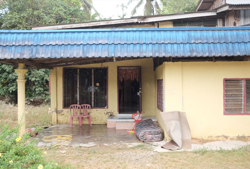 rafeah memikirkan untuk menyewakan sahaja rumahnya dan tinggal bersama anaknya. - Foto Astro AWANI