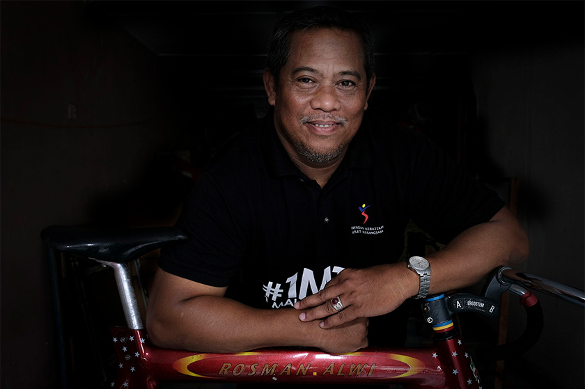  Rosman still keeps this bicycle which was made in Taiwan as a token of remeberance when he won in the international championship. ASTRO AWANI photo / SHAHIR OMAR