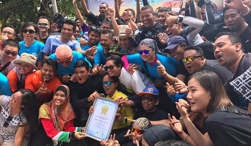 Usaha penanaman terumbu karang itu merupakan sebahagian daripada program pantai dan dasar laut anjuran Leges Divers yang telah berlangsung sejak Februari lalu. Astro AWANI / TAN SU LIN