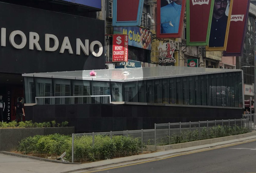 Sampah kelihatan berada di atas bumbung Stesen MRT Bukit Bintang. - Pengurusan MRT