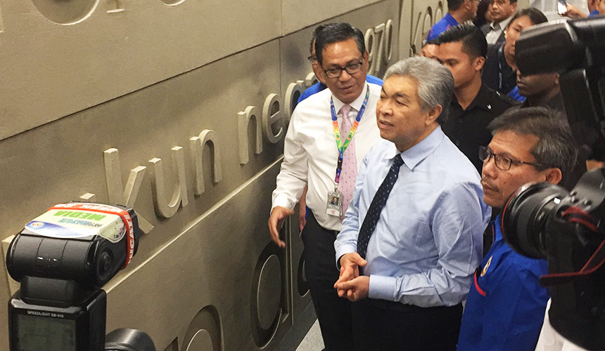 Datuk Seri Ahmad Zahid Hamidi ketika Lawatan Kerja Kaedah Pengoperasian CCTV dan Keselamatan.