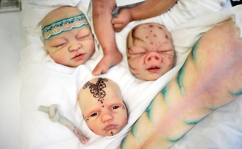 Selain patung bayi manusia, syarikat itu juga menghasilkan bayi yang seolah-olah dari spesies makhluk asing. - Reuters