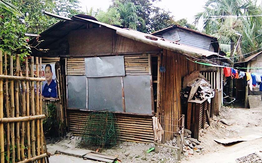  Penduduk dalam kejiranannya telah dipaksa oleh pemilik hacienda untuk meninggalkan pondok tempat berteduh yang sudah mereka anggap sebagai rumah sendiri. - Foto: Karim Raslan