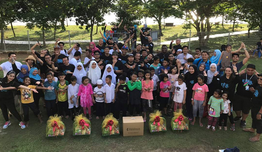 antara sumbangan yang diserahkan adalah tilam, bantal, selimut, susu bayi, makanan dan kit penjagaan kebersihan yang diagihkan secara berperingkat.