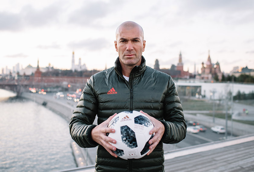 Reka bentuk retro Telstar 18 datang dengan teknologi terkini