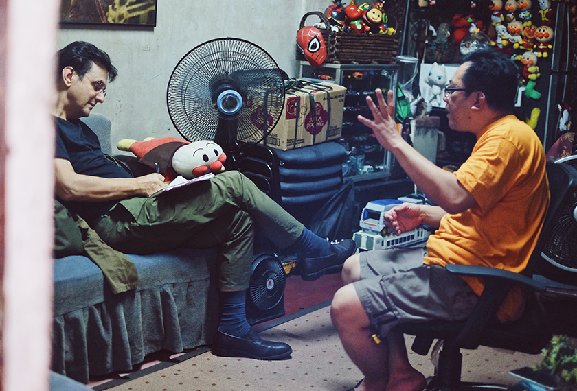 Manuel, yang bekerja sebagai pengurus jualan dan pemasaran untuk sebuah syarikat lampu, bercakap dengan penulis. - Foto Karim Raslan