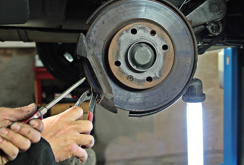 Bidang kemahiran menawarkan pelbagai peluang pekerjaan yang juga mendatangkan pulangan yang bagus. - Gambar fail