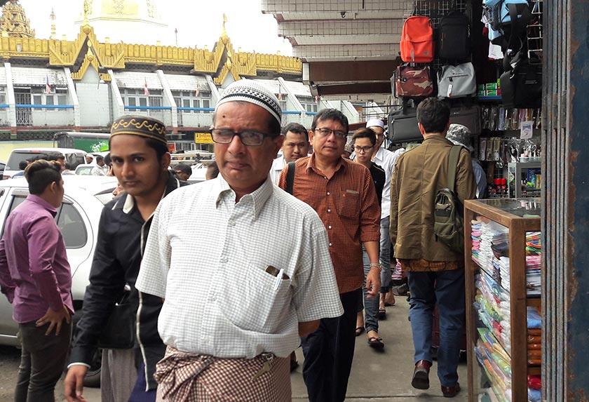 Angka rasmi menyatakan minoriti Muslim hanya 3 ke 4 peratus daripada penduduk. Foto Karim Raslan