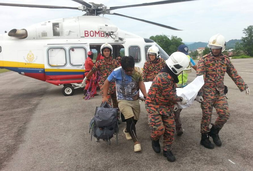 Jarak perjalanan merangkumi dua jam dengan menaiki bot dan memakan masa enam jam lagi untuk ke lokasi mangsa disyaki berada. - Foto JBPM Perak