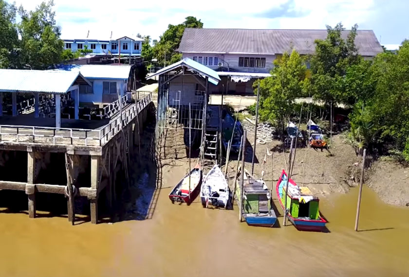 Pemandangan kawasan Sebuyau, Sarawak.