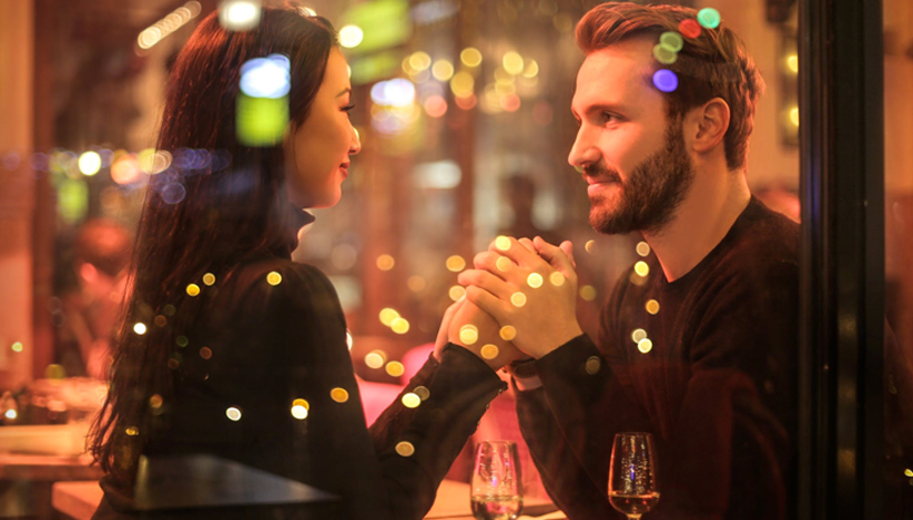 Ia bukanlah rahsia apabila menggunakan isyarat mata sebagai teknik untuk menggoda seseorang. -Gambar hiasan