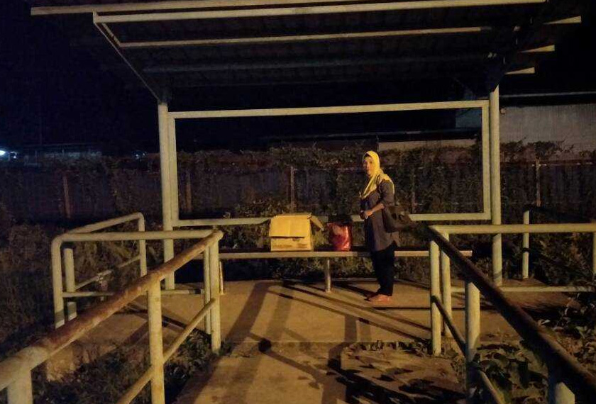 Wanita berusia 44 tahun itu menemui bayi malang berkenaan di dalam kotak di perhentian bas, di sini.
