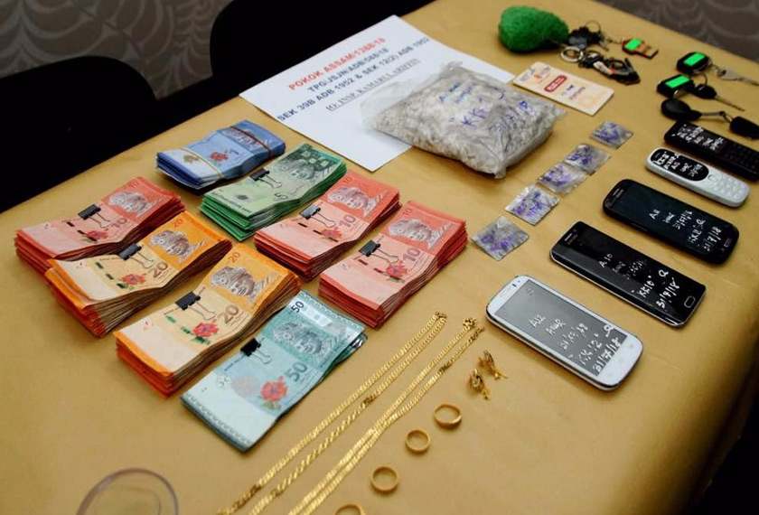 Ini merupakan barangan yang dirampas. 