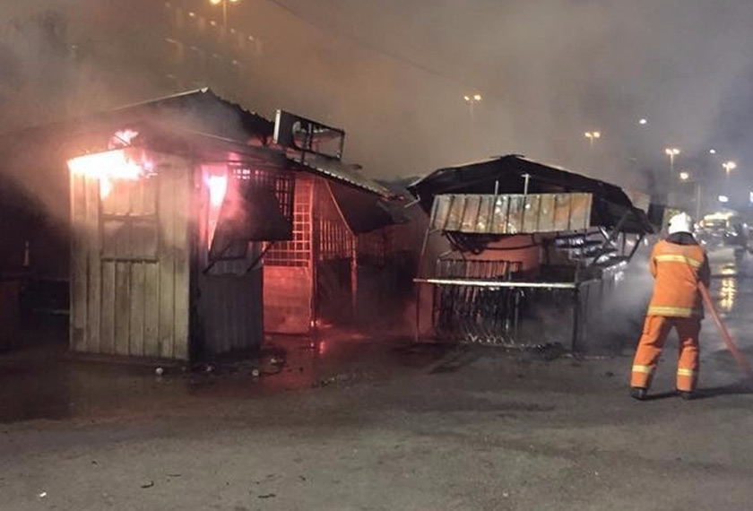 Edy ditimpa musibah baru-baru ini apabila gerai steamboat yang terletak di Jalan Tun Ismail musnah dijilat api. -Gambar fail