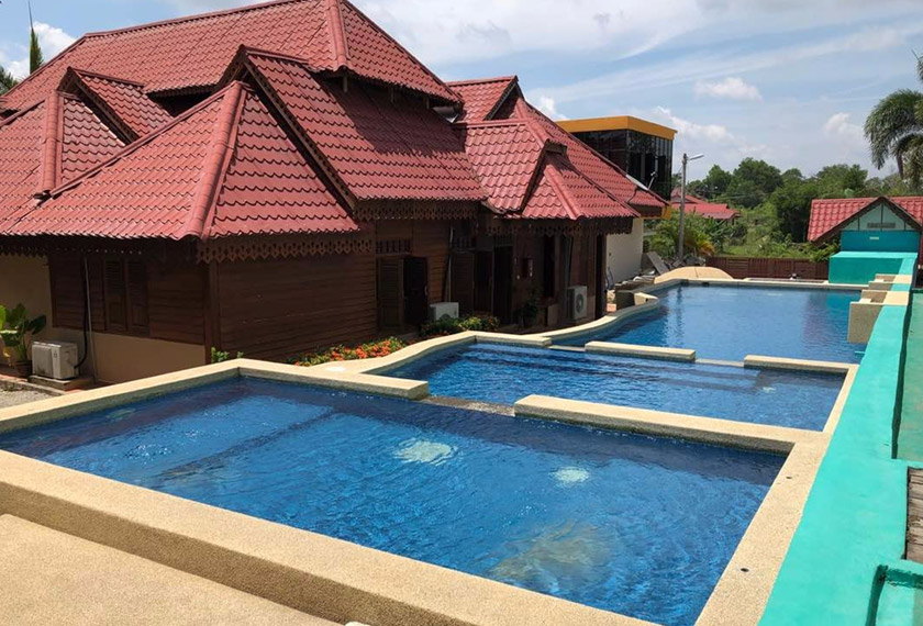 Kampungstay Desa Murni menjanjikan suasana kampung dengan hijau pokok yang nyaman dan akan berpeluang memetik buah-buahan dari dahannya. -Astro AWANI/ Siti Nursyazwani