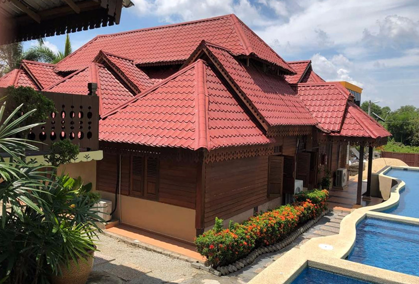 Kampungstay Desa Murni menjanjikan suasana kampung dengan hijau pokok yang nyaman dan akan berpeluang memetik buah-buahan dari dahannya. -Astro AWANI/ Siti Nursyazwani