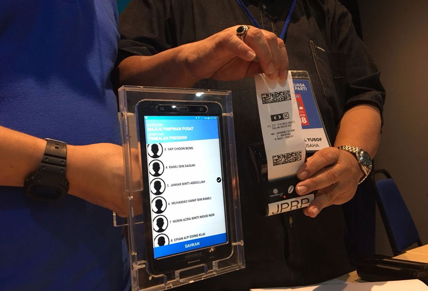 Pembangunan aplikasi e-undi ini sebenarnya dibantu oleh sebuah syarikat yang akan diumumkan selewat-lewatnya minggu hadapan. - Astro AWANI/ISABELLE LEONG