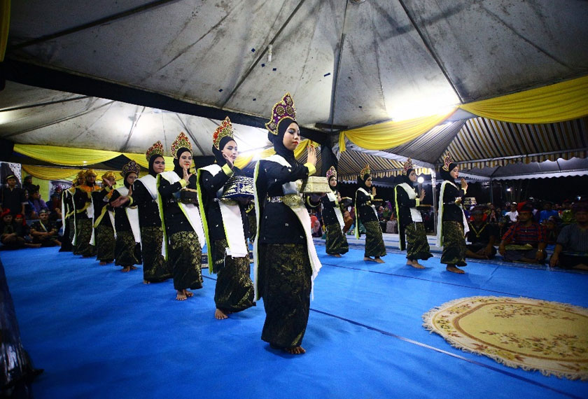 Antara aktiviti kebudayaan yang dipaparkan.