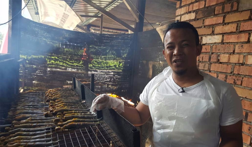 Boleh tahan juga pedih mata ketika menyalai, kata Zaini. Astro AWANI / NISA KASNOON