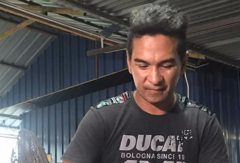 Saya belajar daripada arwah datuk saya, sejak usia 18 tahun, kata Syukri.